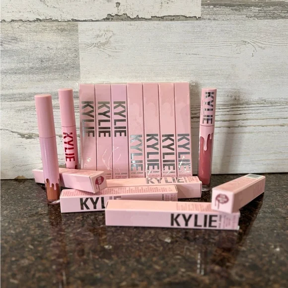 Kylie Jenner Bundle of 7 Liquid Lipstick NIB assorted colors Full Size